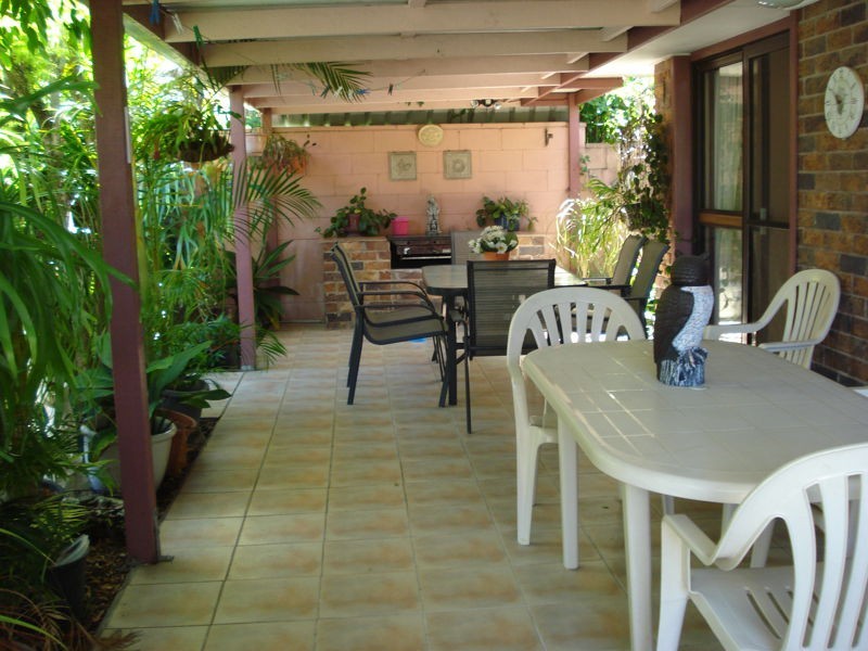 12 CRINUM CRESCENT, Southport QLD 4215