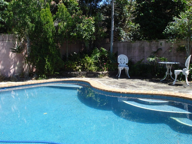 12 CRINUM CRESCENT, Southport QLD 4215