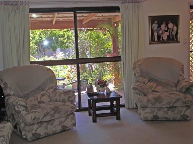 12 CRINUM CRESCENT, Southport QLD 4215