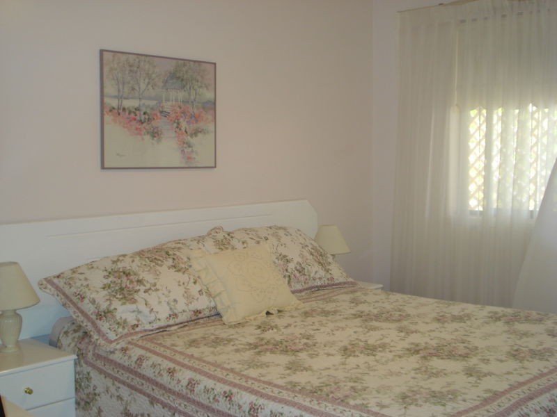 12 CRINUM CRESCENT, Southport QLD 4215