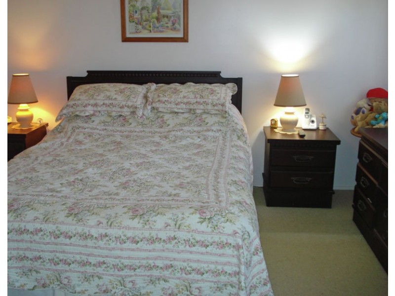 12 CRINUM CRESCENT, Southport QLD 4215