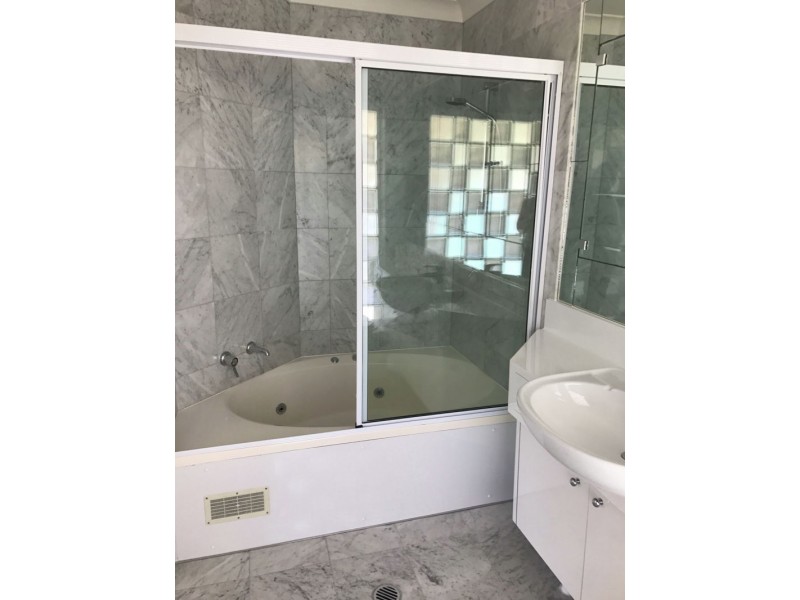 9/49 BAUER STREET, “BERNINI LODGE”, Southport QLD 4215