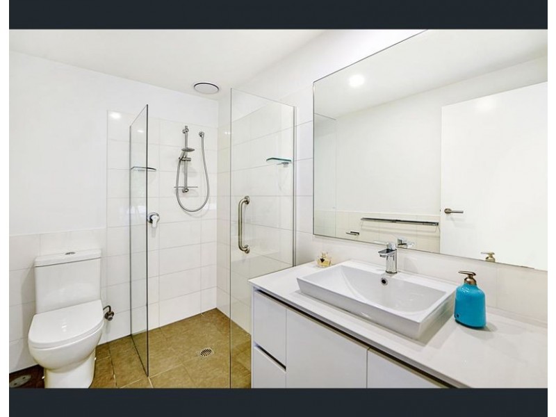 1-7 WATERFORD COURT “WATERFORD APARTMENTS”, Bundall QLD 4217