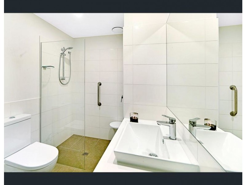 1-7 WATERFORD COURT “WATERFORD APARTMENTS”, Bundall QLD 4217