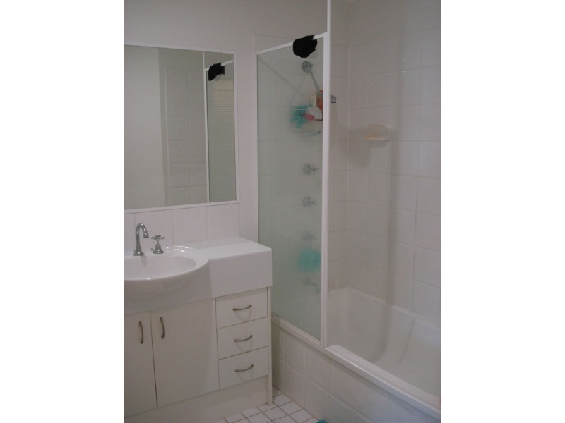 Chevron Island QLD 4217