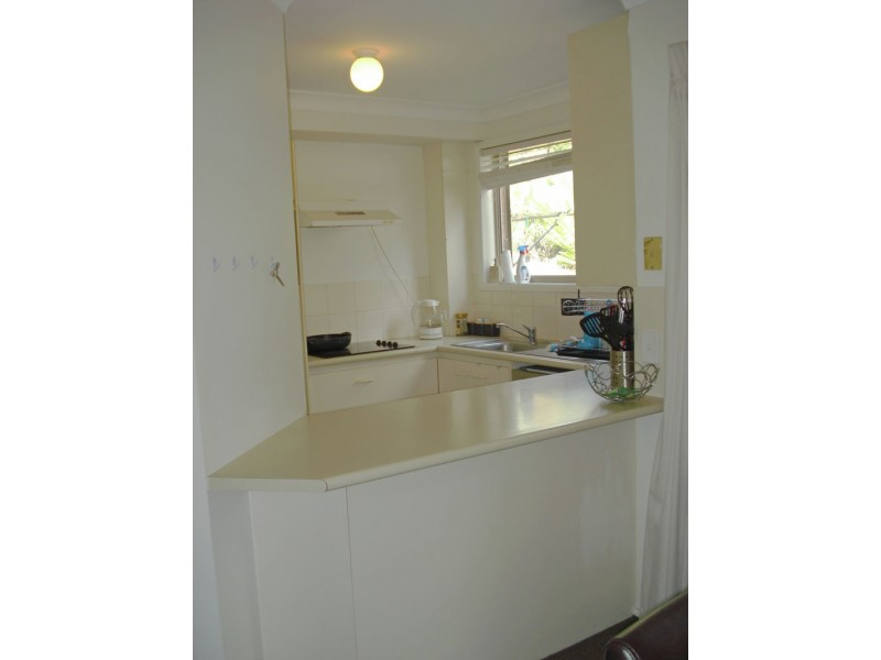 40/33 EDMUND RICE DRIVE” SUMMER FIELDS”, Southport QLD 4215