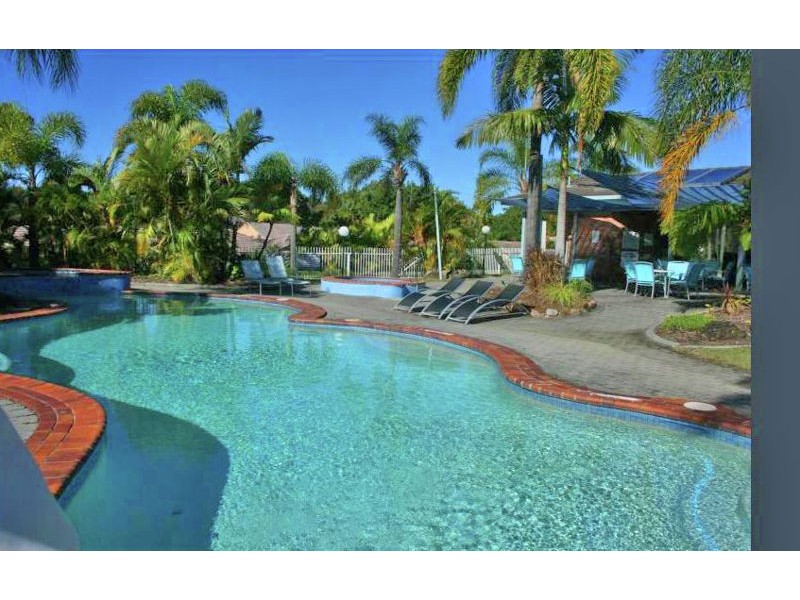 40/33 EDMUND RICE DRIVE” SUMMER FIELDS”, Southport QLD 4215