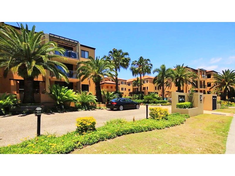 22/24 SLATYER AVENUE ” BELLA VISTA ON THE WATER”, Bundall QLD 4217