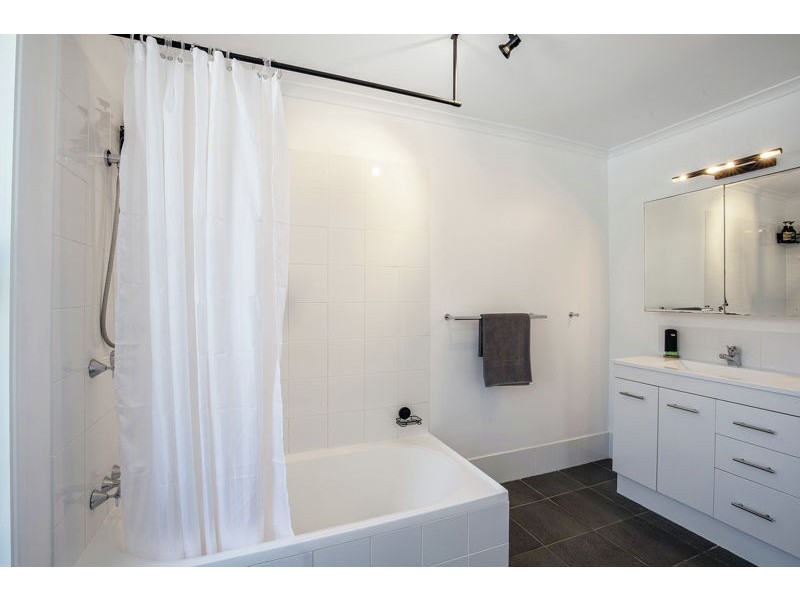 15 Patonga Street, Ashmore QLD 4214