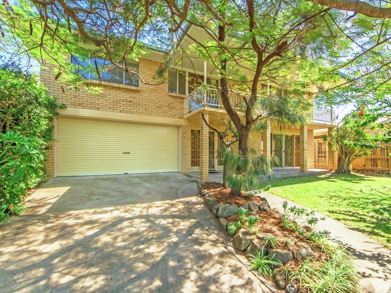 17 CLARE STREET, Southport QLD 4215