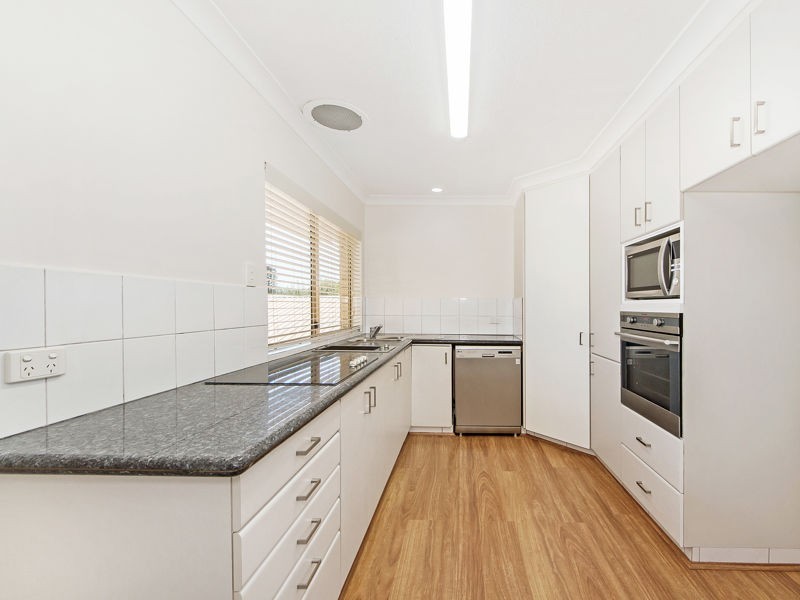 17 CLARE STREET, Southport QLD 4215