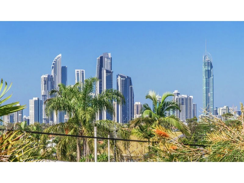 17 CLARE STREET, Southport QLD 4215