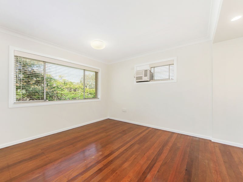 17 CLARE STREET, Southport QLD 4215