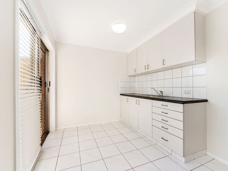 17 CLARE STREET, Southport QLD 4215