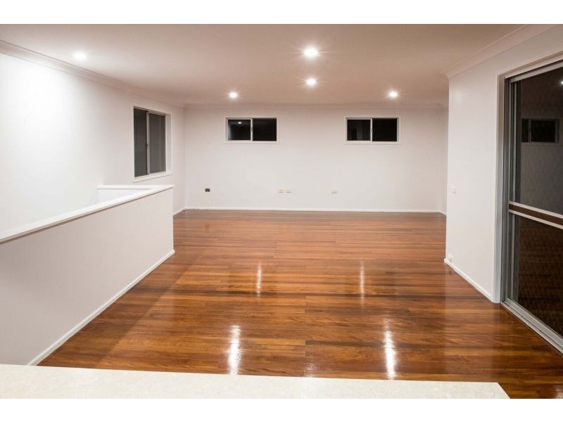 11 HORIZON AVENUE, Ashmore QLD 4214