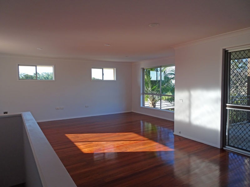 11 HORIZON AVENUE, Ashmore QLD 4214