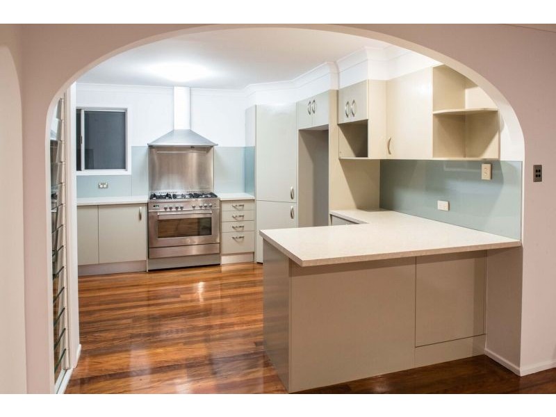 11 HORIZON AVENUE, Ashmore QLD 4214