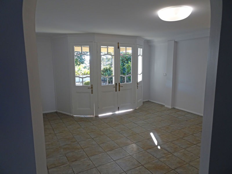 11 HORIZON AVENUE, Ashmore QLD 4214