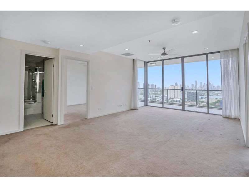 2504 ‘VICTORIA TOWERS’ 34 SCARBOROUGH STREET, Southport QLD 4215