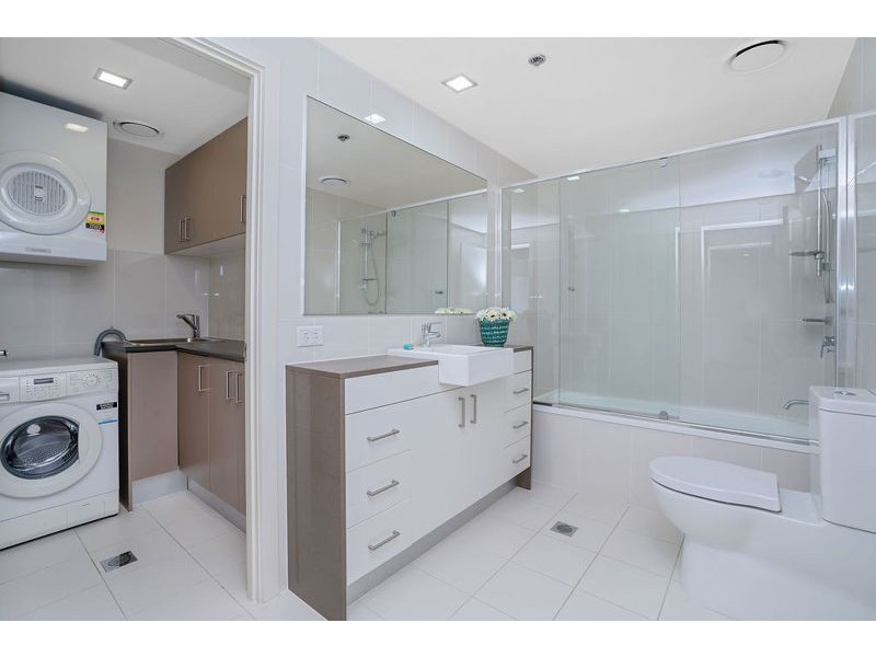 2504 ‘VICTORIA TOWERS’ 34 SCARBOROUGH STREET, Southport QLD 4215