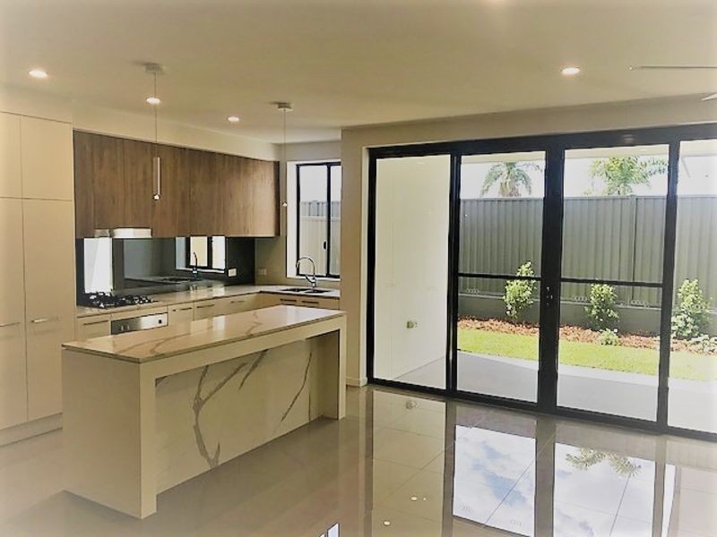 Hope Island QLD 4212