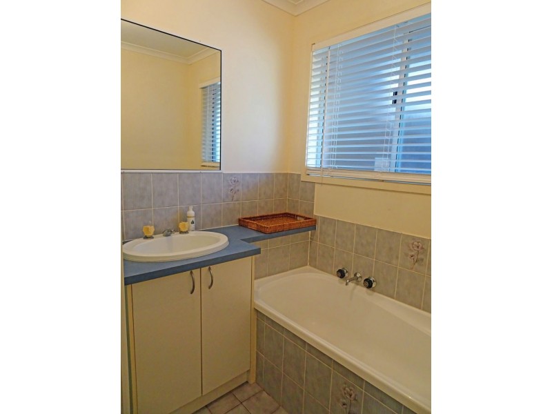 1/58 Corunna Crescent, Ashmore QLD 4214