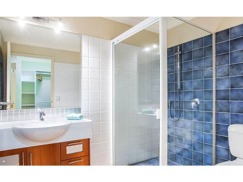 2049/1 THE VISTAS DRIVE, Carrara QLD 4211