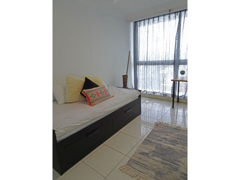 38J/5 CLIFFORD STREET “PENINSULA”, Surfers Paradise QLD 4217