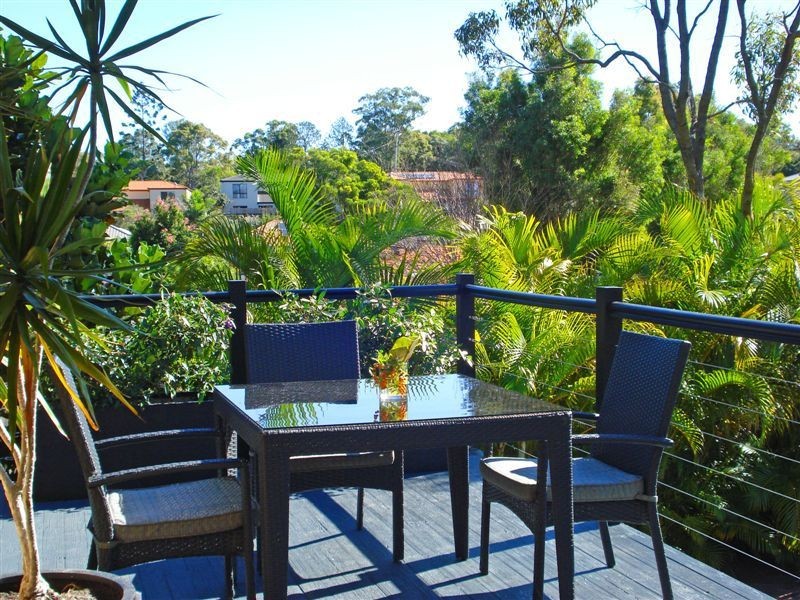 12 Geoff Wolter Drive West, Molendinar QLD 4214
