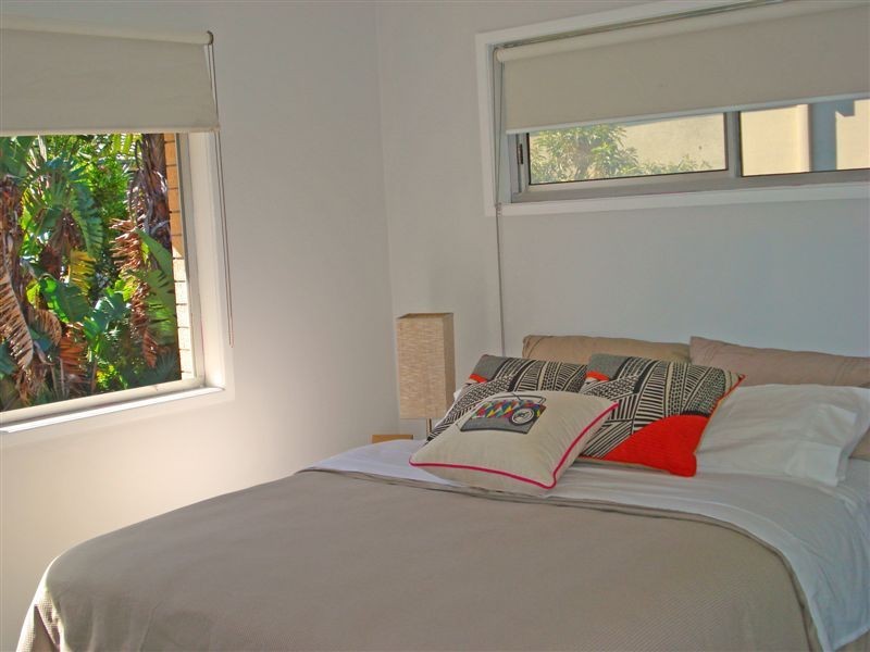 12 Geoff Wolter Drive West, Molendinar QLD 4214