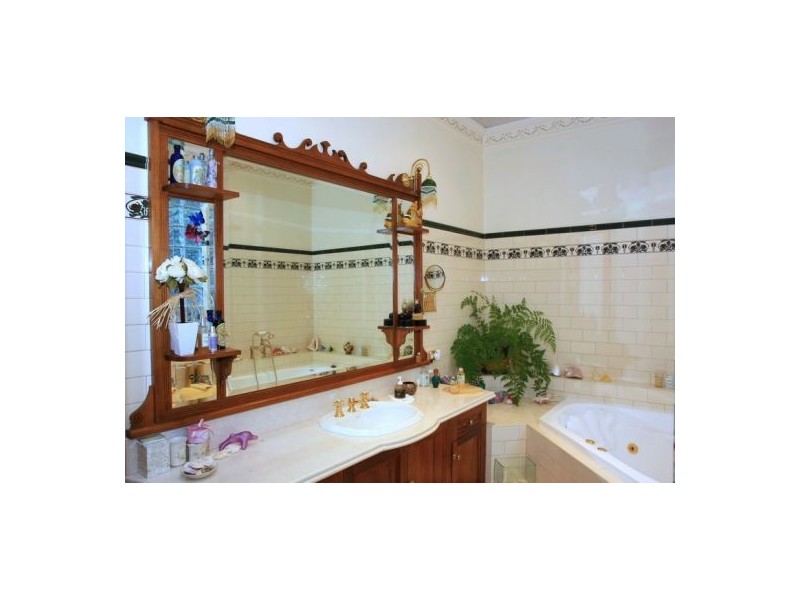 Carrara QLD 4211