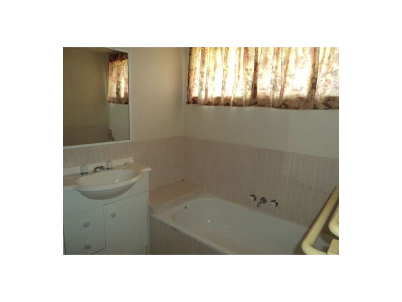 1/20 Golden Palms Court, Ashmore QLD 4214