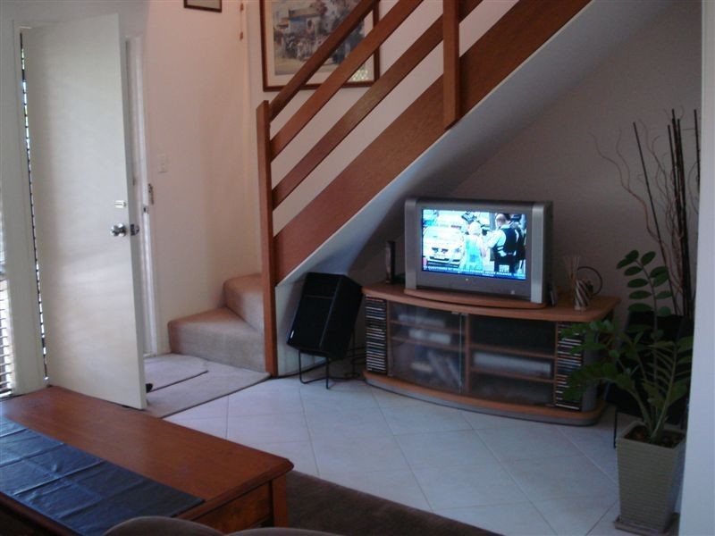 1/33 Corunna Crescent, Ashmore QLD 4214