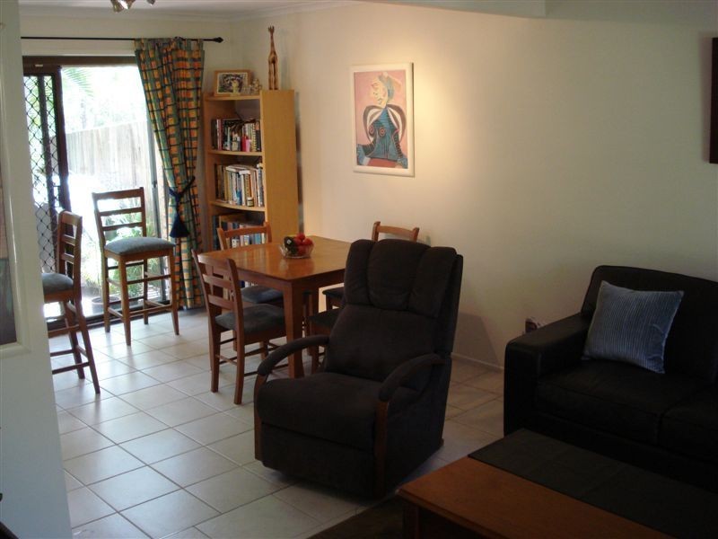 1/33 Corunna Crescent, Ashmore QLD 4214