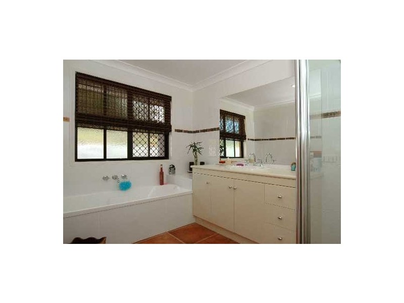 Gaven QLD 4211