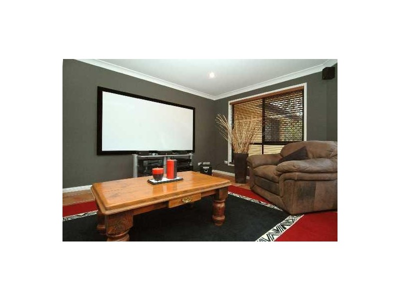 Gaven QLD 4211