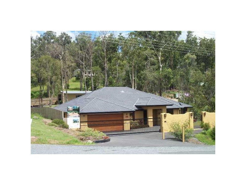Gaven QLD 4211