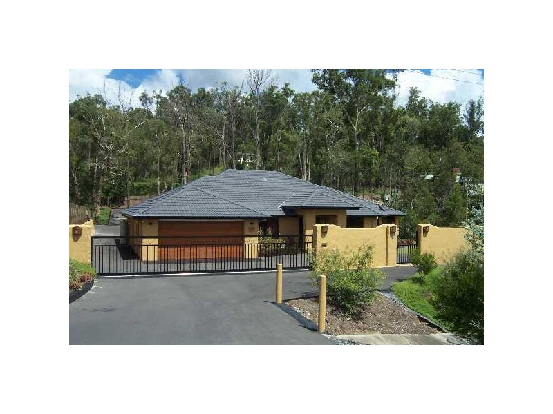 Gaven QLD 4211