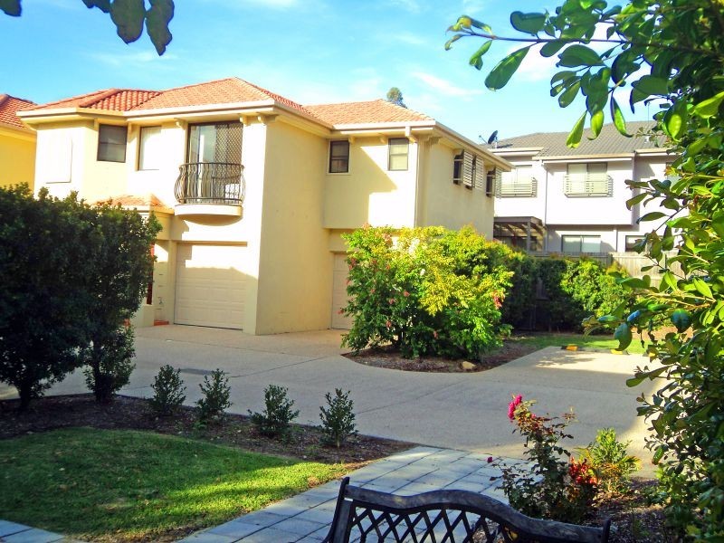 Ashmore QLD 4214