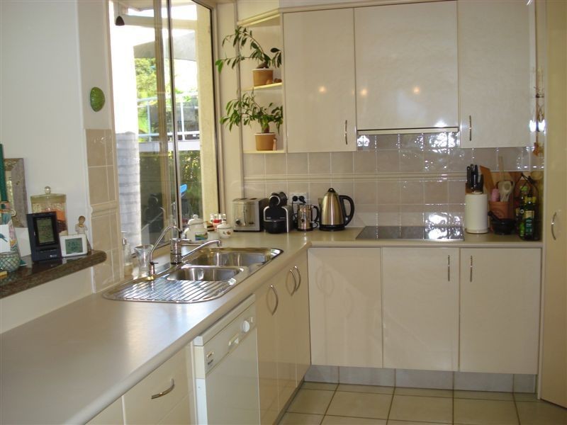 61 Chichester Drive, Arundel QLD 4214