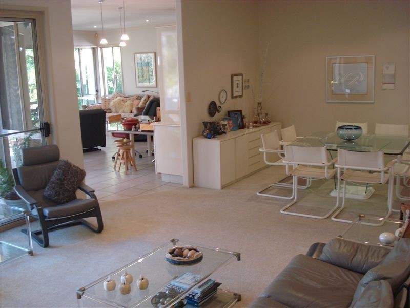 61 Chichester Drive, Arundel QLD 4214