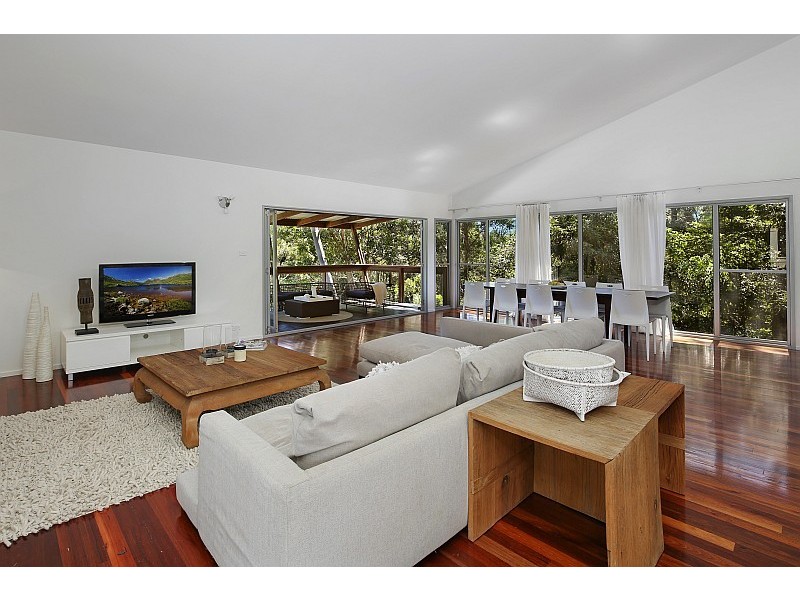 38 Cabbage Tree Avenue, Avoca Beach NSW 2251