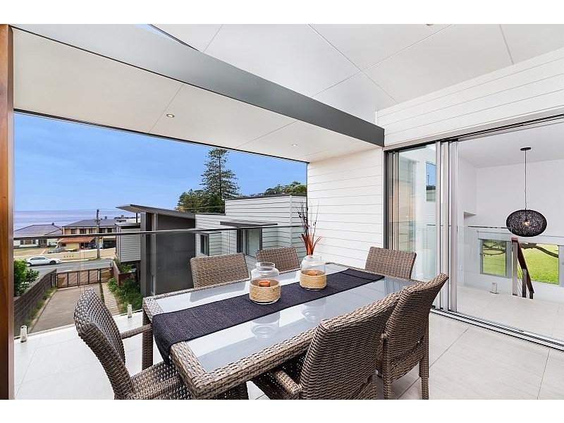 2/106 Avoca Drive, Avoca Beach NSW 2251