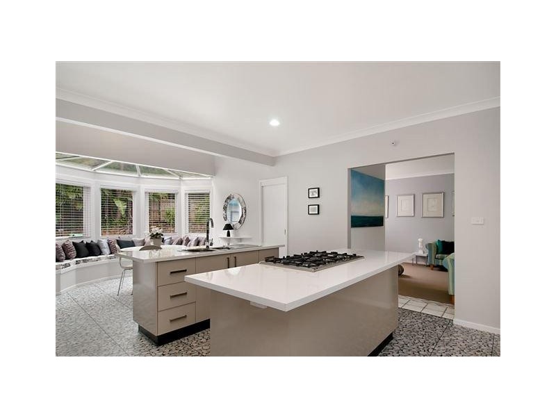 215 Wells Street, Springfield NSW 2250