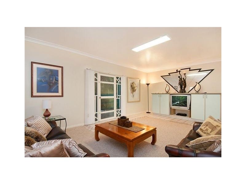 215 Wells Street, Springfield NSW 2250