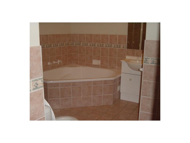 1/4 Karla Avenue, Terrigal NSW 2260