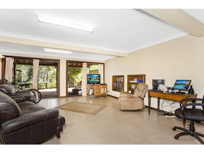 68 Lake Shore Drive, North Avoca NSW 2260