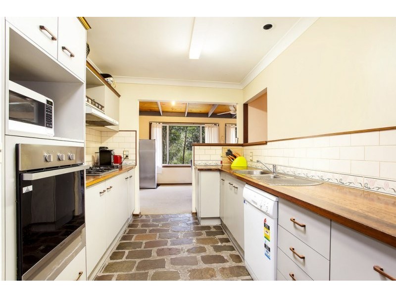 68 Lake Shore Drive, North Avoca NSW 2260