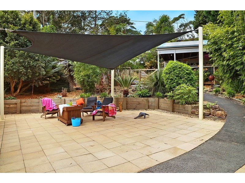 10 Mary Elizabeth Crescent, North Avoca NSW 2260