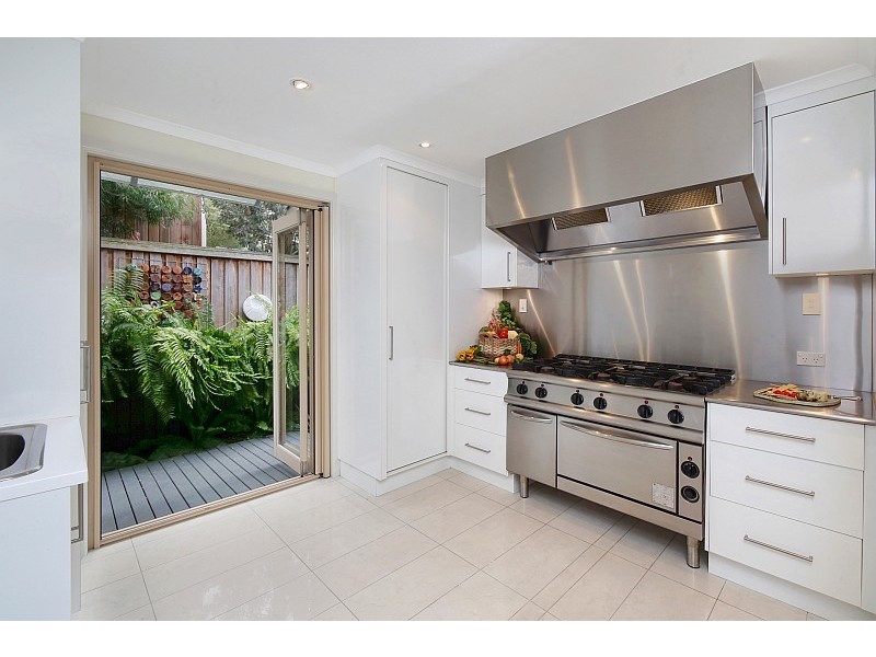 10 Mary Elizabeth Crescent, North Avoca NSW 2260